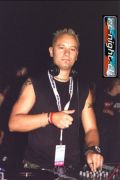 DJ Mind-X an der Nautilus 2001